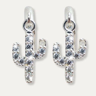 Aretes largos elegantes. Aretes arracadas mujer. Arracadas. Arracadas gruesas. Arracadas de moda 2024. Arracadas de plata. Arracadas de plata para mujer. Aretes de plata. Arracada de plata abrillantada con líneas. Aretes de argolla. Arracadas de plata de Cactus. Zirconia. Arete con zirconia. Aretes para fiesta de noche. Pendiente de aro. Plata esterlina. Plata ley 925. Plata pura. Plata 925.