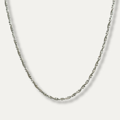 Cadena. Cadena de plata. Cadena para mujer. Cadena de moda. Cadenas 2025. Cadenas de plata para mujer. Cadena 2025. Cadena collar. Collar tiffany. Tous. Cadena joyería. Cadena de plata trenzada con tres puntos. Plata esterlina. Plata ley 925. Plata pura. Plata 925.