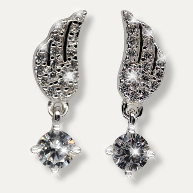 Aretes de plata. Aretes plata. Aretes para mujer. Aretes. Aretes de moda 2024. Aretes pandora. Aretes Tous. Zirconia. Aretes para fiesta de noche. Aretes ferragamo. Aretes louis vuitton. Zirconia. Aretes de zirconia. Aretes de plata alas de ángel. Plata esterlina. Plata ley 925. Plata pura. Plata 925.