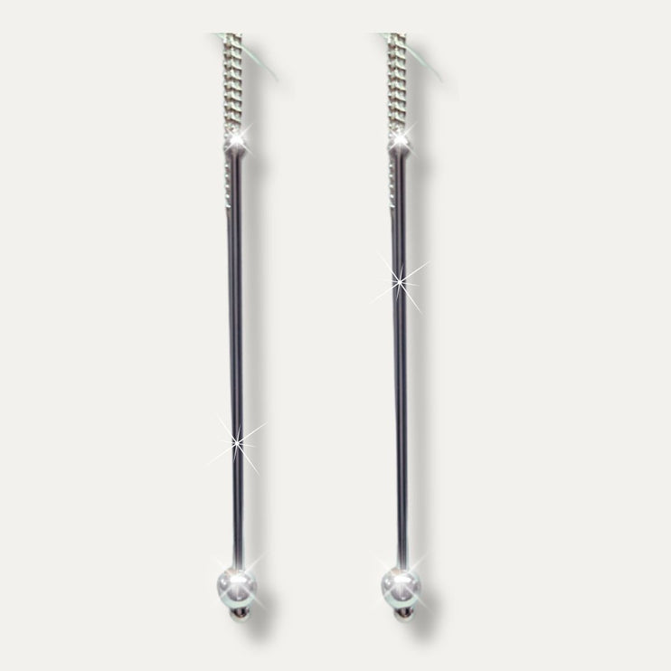Aretes largos elegantes. Aretes de plata. Aretes largos. Aretes plata. Aretes para mujer. Aretes. Aretes de moda 2024. Aretes pandora. Aretes Tous. Zirconia. Aretes para fiesta de noche. Aretes ferragamo. Aretes louis vuitton. Aretes de plata largos varitas mágicas. Plata esterlina. Plata ley 925. Plata pura. Plata 925.