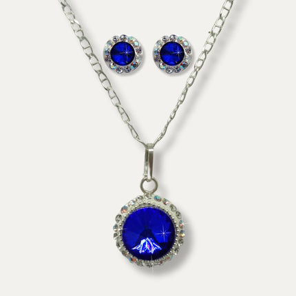 Collar de plata y aretes con piedras de zirconia