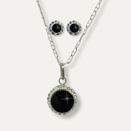 Collar de plata y aretes con piedras de zirconia