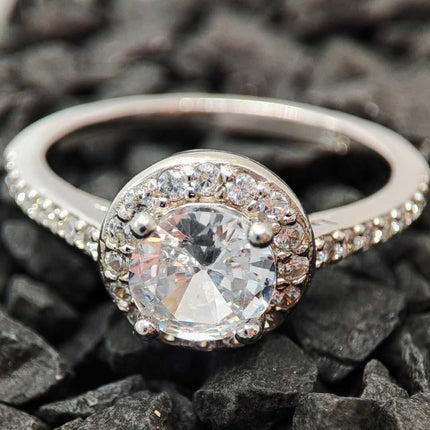 Anillos. Anillo de plata. Anillos de plata. Anillos para mujer. Anillos mujer. Anillos 2024. Anillos aniversario. Bvlgari. Anillo pandora. Anillos Tiffany. Regalos para mujer. Anillos mujer plata. Anillo joyería. Regalos para amiga, regalo para novia. Plata esterlina. Plata ley 925. Plata pura. Plata 925. Anillo de compromiso. Anillo de aniversario. Anillo de plata con piedra zirconia mediana. Zirconia. 