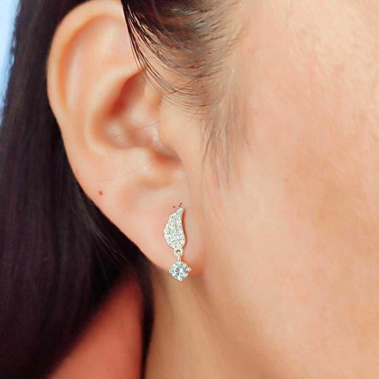 Aretes de plata. Aretes plata. Aretes para mujer. Aretes. Aretes de moda 2024. Aretes pandora. Aretes Tous. Zirconia. Aretes para fiesta de noche. Aretes ferragamo. Aretes louis vuitton. Zirconia. Aretes de zirconia. Aretes de plata alas de ángel. Plata esterlina. Plata ley 925. Plata pura. Plata 925.