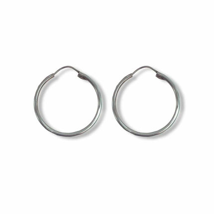 Aretes largos elegantes. Aretes arracadas mujer. Arracadas. Arracadas gruesas. Arracadas de moda 2024. Arracadas de plata. Arracadas de plata para mujer. Aretes de plata. Arracada de plata craqueladas. Aretes de argolla. Pendiente de aro. Plata esterlina. Plata ley 925. Plata pura. Plata 925.