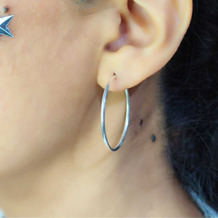 Aretes largos elegantes. Aretes arracadas mujer. Arracadas. Arracadas gruesas. Arracadas de moda 2024. Arracadas de plata. Arracadas de plata para mujer. Aretes de plata. Arracada de plata lisas. Aretes de argolla. Pendiente de aro. Plata esterlina. Plata ley 925. Plata pura. Plata 925.