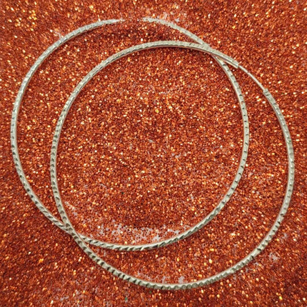 Aretes largos elegantes. Aretes arracadas mujer. Arracadas. Arracadas gruesas. Arracadas de moda 2024. Arracadas de plata. Arracadas de plata para mujer. Aretes de plata. Arracada de plata tipo cuadritos. Aretes de argolla. Pendiente de aro. Plata esterlina. Plata ley 925. Plata pura. Plata 925.