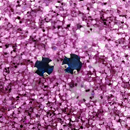 Broqueles de plata. Aretes broquel. Aretes de broquel. Broqueles. Broqueles para bebé. Aretes plata. Aretes para mujer. Aretes. Aretes de moda 2024. Aretes pandora. Aretes Tous. Aretes ferragamo. Aretes louis vuitton. Broqueles de plata con piedra zirconia circular. Zirconia. Plata esterlina. Plata ley 925. Plata pura. Plata 925.