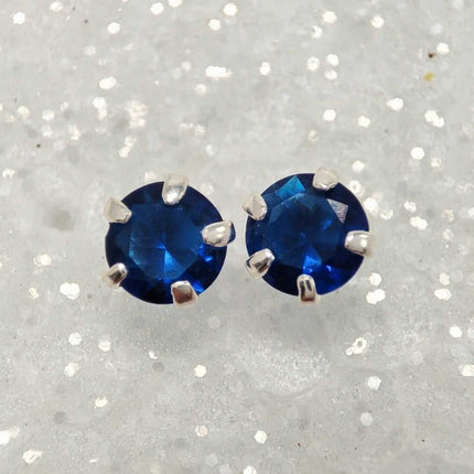 Broqueles de plata. Aretes broquel. Aretes de broquel. Broqueles. Broqueles para bebé. Aretes plata. Aretes para mujer. Aretes. Aretes de moda 2024. Aretes pandora. Aretes Tous. Aretes ferragamo. Aretes louis vuitton. Broqueles de plata con piedra zirconia circular. Zirconia. Plata esterlina. Plata ley 925. Plata pura. Plata 925.