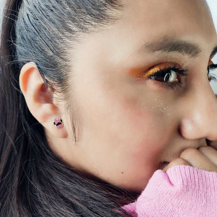 Broqueles de plata. Aretes broquel. Aretes de broquel. Broqueles. Broqueles para bebé. Aretes plata. Aretes para mujer. Aretes. Aretes de moda 2024. Aretes pandora. Aretes Tous. Aretes ferragamo. Aretes louis vuitton. Broqueles de plata de micki y mimi. Mickey Mouse. Minnie. Plata esterlina. Plata ley 925. Plata pura. Plata 925.