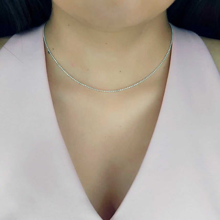Cadena. Cadena de plata. Cadena para mujer. Cadena de moda. Cadenas 2025. Cadenas de plata para mujer. Cadena 2025. Cadena collar. Collar tiffany. Tous. Cadena joyería. Cadena de plata bolitas pequeñas. Plata esterlina. Plata ley 925. Plata pura. Plata 925.