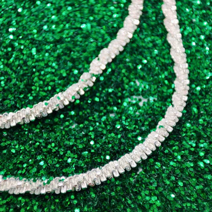 Cadena. Cadena de plata. Cadena para mujer. Cadena de moda. Cadenas 2024. Cadenas de plata para mujer. Cadena 2024. Cadena collar. Collar tiffany. Tous. Cadena joyería. Cadena de plata estilo espuma. Espuma. Plata esterlina. Plata ley 925. Plata pura. Plata 925.