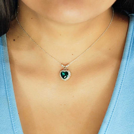 Collares. Collares de plata. Collares plata. Collares para mujer. Collares pandora. Collares tous. Collar con dije. Collares moda 2024. Collares 2024. Collar para vestido. Collar con vestido. Collar de plata corazón elevado con piedra zirconia. Zirconia. Regalo para mi novia. Collares de graduación. Collares para graduación. Collar para XV años. Plata esterlina. Plata ley 925. Plata pura. Plata 925.